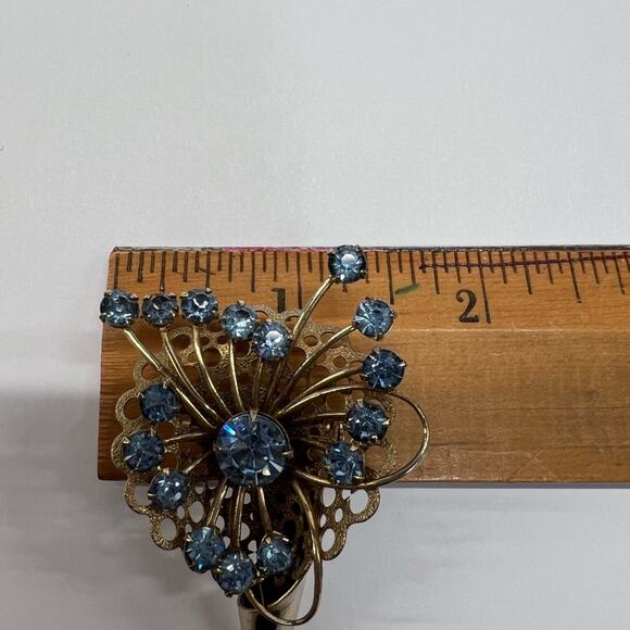 Vintage Blue Rhinestone Prong Set Brooch Flower Basket Gold Tone Costume Pin - Picture 7 of 9